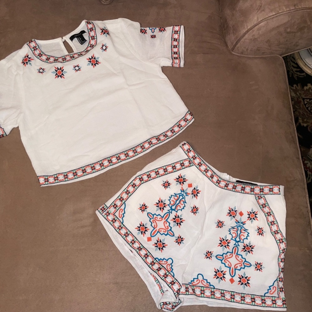 Forever 21 Shell Cascara Crop Top, Size S